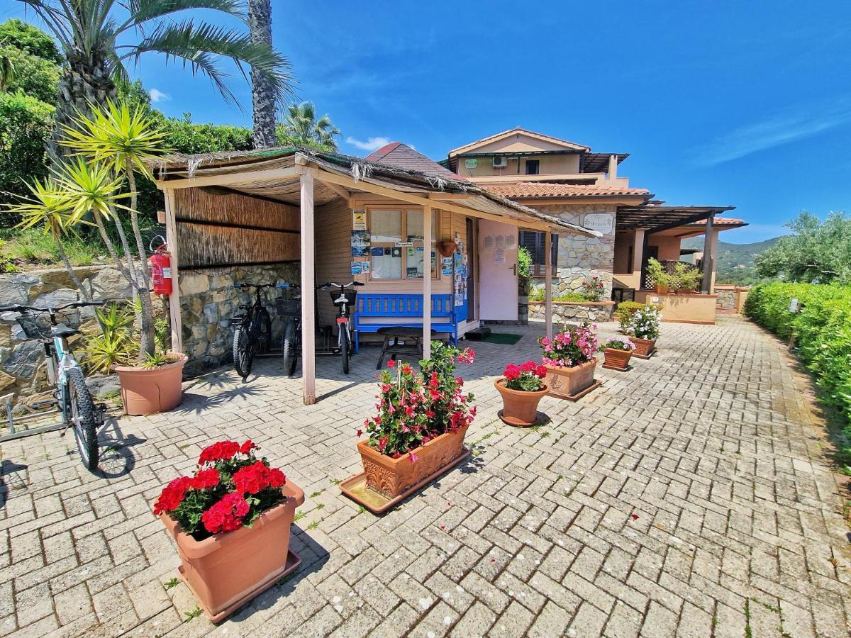 Aparthotel Al Barcoco à Marina di Campo Extérieur photo